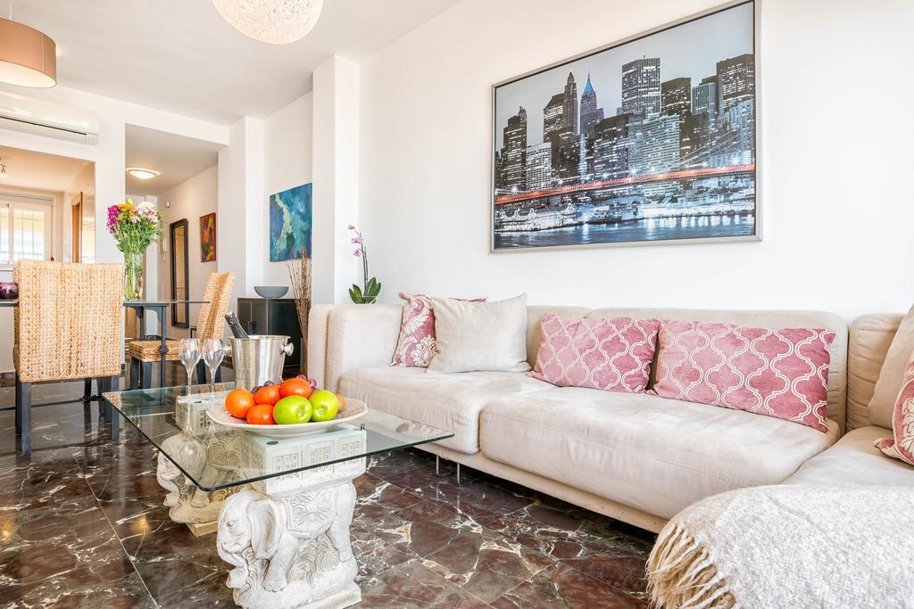 פואנגירולה Carvajal Luxury Apartments - Free Parking מראה חיצוני תמונה