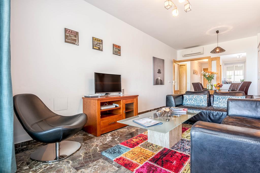 פואנגירולה Carvajal Luxury Apartments - Free Parking מראה חיצוני תמונה