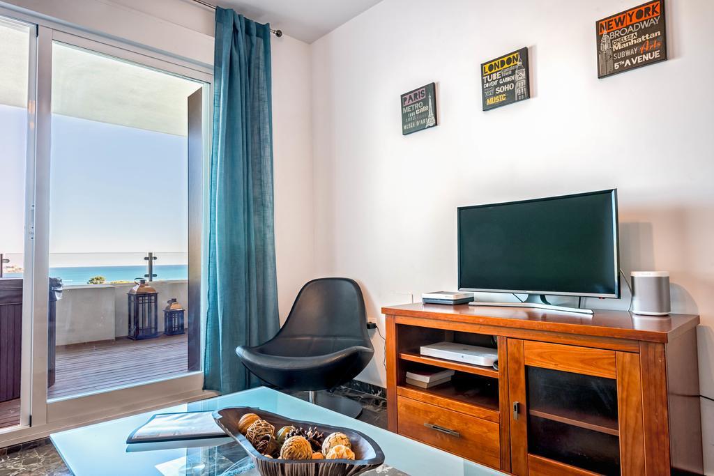 פואנגירולה Carvajal Luxury Apartments - Free Parking מראה חיצוני תמונה